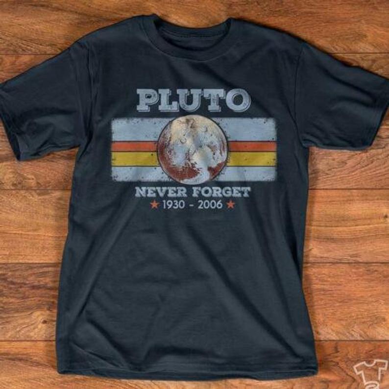 Pluto Never Forget Vintage Men T-Shirt SN
