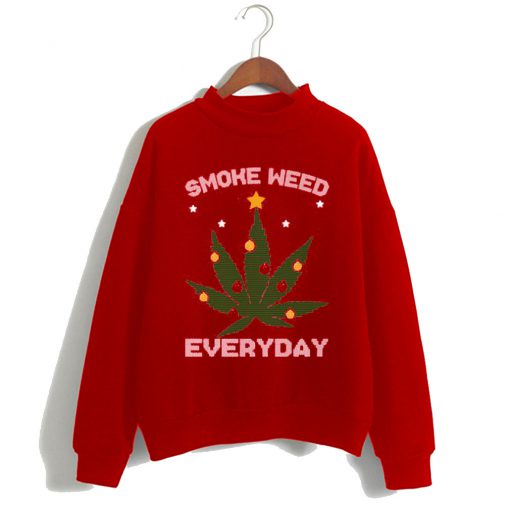 Snoop Dogg gives Willie Nelson Smoke Weed Christmas Sweatshirt