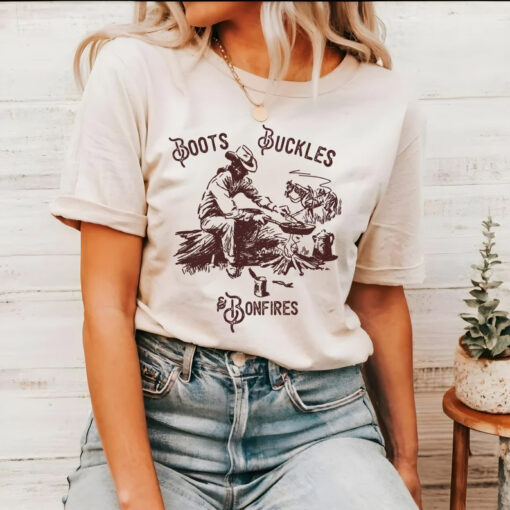 boots buckles tshirt NA